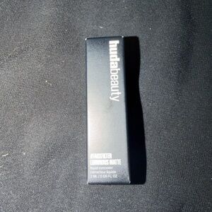 Huda Beauty Luminous Matte Liquid Concealer mini in Honey 1.7B